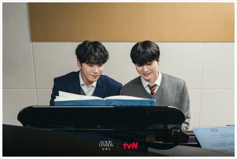 tvN 포핸즈 2회 줄거리｜친구 필요 없다던 송강, 위기의 이준영 위해 움직이기 시작했다