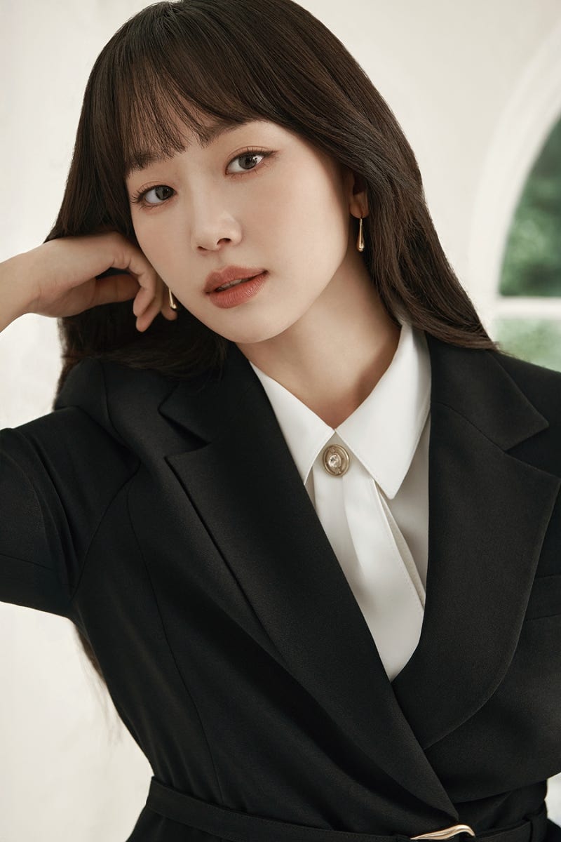 삼성 다니다 기자까지 됐는데 또 퇴사했다, '직업만 네 번 바꾼' 여배우 진기주 과거