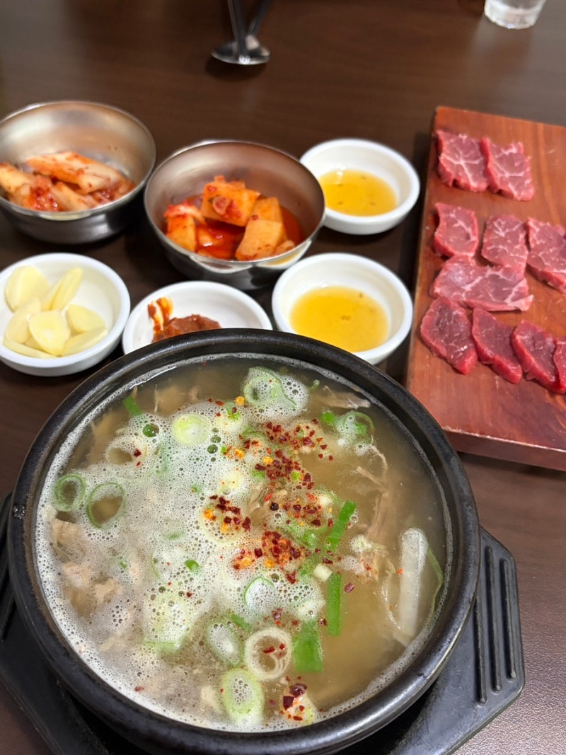 대전 유성구 맛집 24시 국밥 태평소국밥 본점 육사시미 늦은 저녁 웨이팅 포장