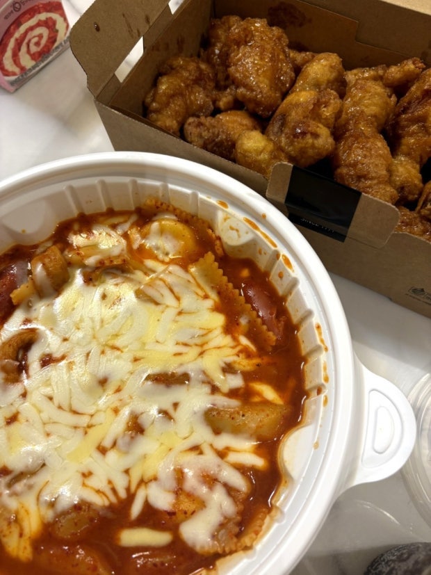 배달앱 켜기 전 필수 확인! ️ 엽기떡볶이 실패 없는 황금 주문법 마라엽떡·로제 + 콘마요 + ....
