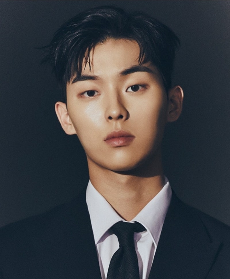 최현욱, 만취 라이브 논란 재조명.. 20대 배우 생방송 만취 라이브 팬걱정