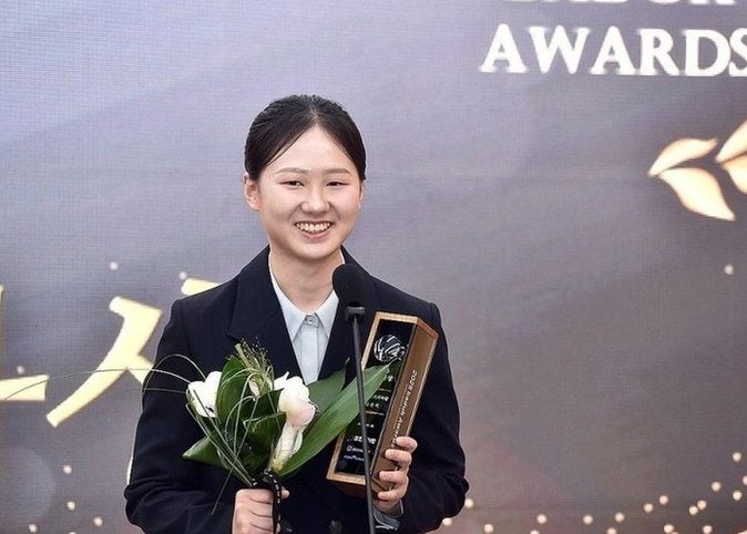 13세에 인생 끝났다는 소리 들은 그 소녀, 만 19세에 한국 바둑 역사를 갈아치웠다