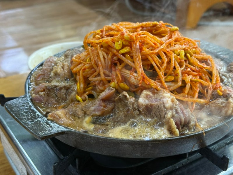 수원 장안문 맛집 :: 명성돼지갈비 솔직후기! 국물 자작한 불판에 콩나물까지! 김치말이국수....