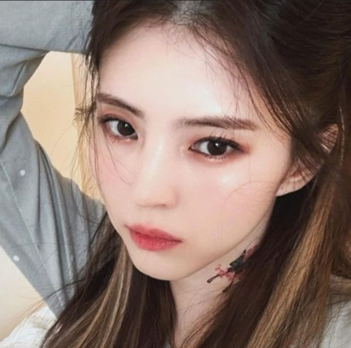 한소희 프로필 나이 키 고향 학력 출연작 영화 인턴 금발 최신근황까지