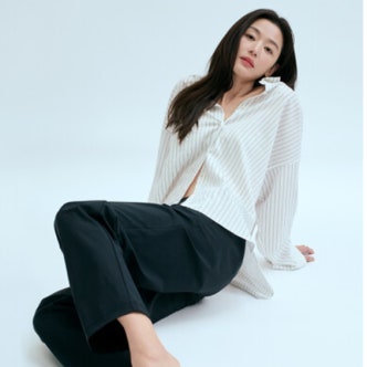 전지현 탑텐(TOPTEN10) 화보 속 베이직 아이템으로 완성하는 세련된 데일리룩 스타일링