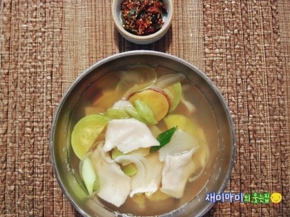 수제비 끓이는 법:반죽만들기 부터 육수 양념장까지