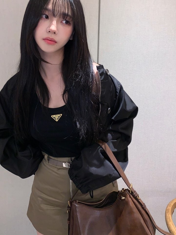 카리나 공항패션, 프라다 풀착장 가격은 얼마일까? 싱가포르 행사룩까지 정리