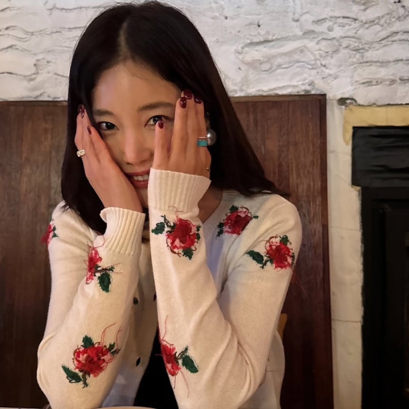 기은세 나도 슈슈통 입었다 ! 화제의 꽃무늬부터 청순한 파스텔 가디건까지 !