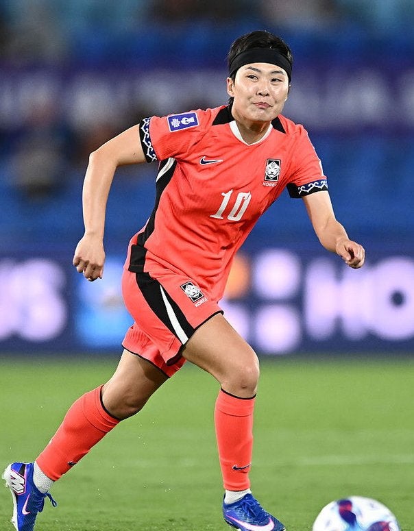 17년 여자축구 대표 지소연에게 심판이 건넨 한마디, "생리하나 봐"… 직접 들었다는 충격적 ....