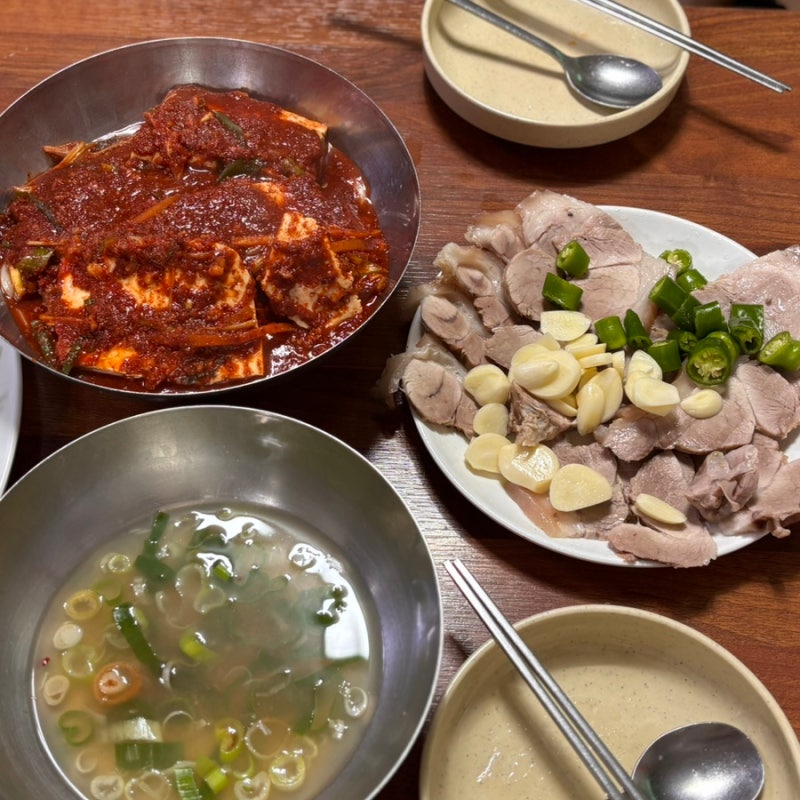 대전 광천식당 주차 웨이팅 양념면 수육