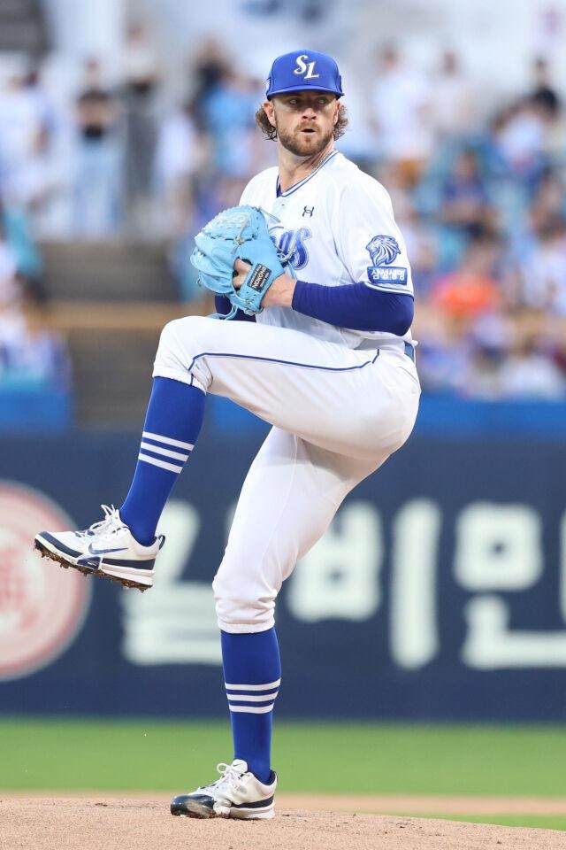 매 이닝 강민호와 대화한 페덱, 삼성은 가을에도 이 배터리를 묶어야 하나