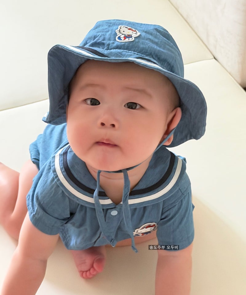 남자아기키티룩 압소바 헬로키티 신상 실착 남자아기도 이렇게 귀여움
