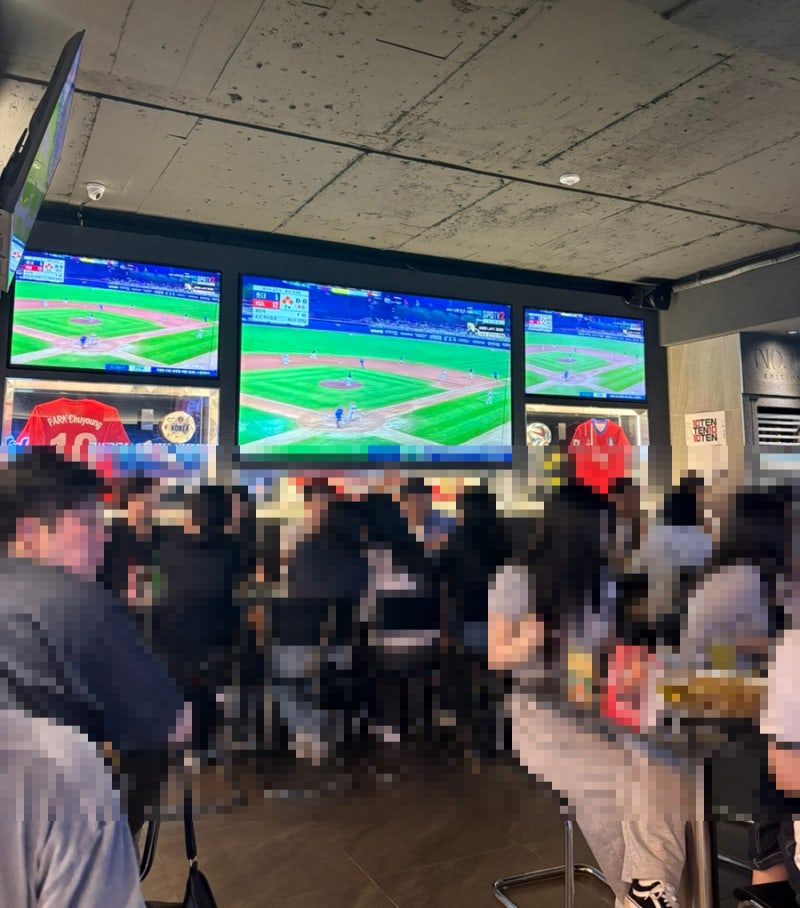 강남 야구 경기 관람 피자집, 레코드피자 강남점! + 축구 중계 & 방문 후기
