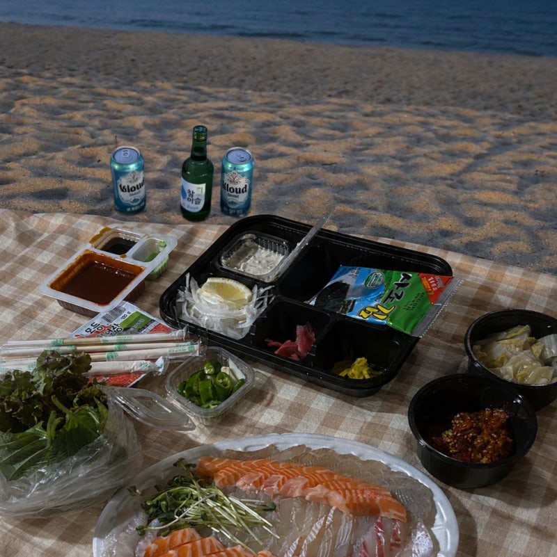 강릉 중앙시장 횟집 파란간판집 가성비좋은 제철모둠회 포장 바닷가에서 한잔