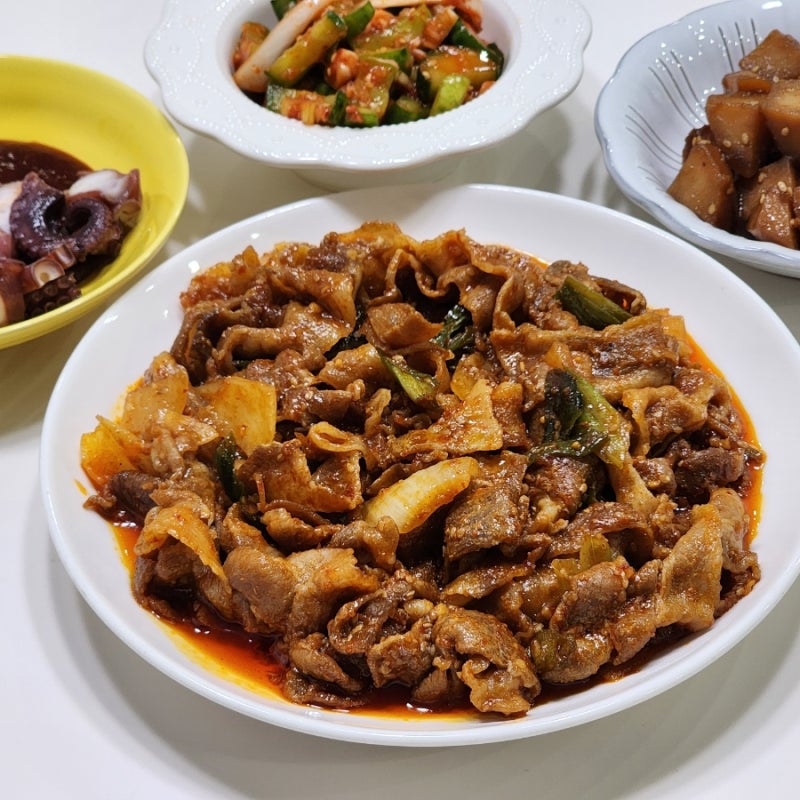 제육볶음 레시피 기사식당 스타일 고추장 양념 대패 삼겹살 요리