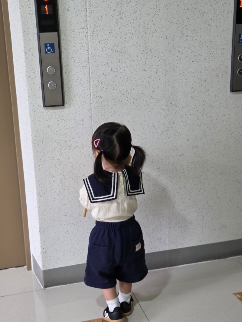 아디다스 삼바제인 키즈 140 내돈내산｜블랙 신겨보니 실물이 더 귀여워요