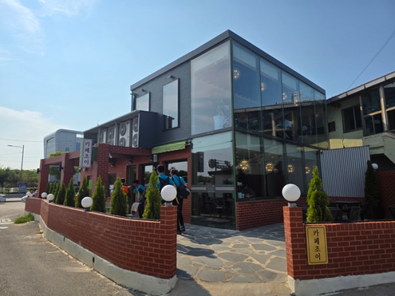 [Busan Dadaepo/Molundae Cafe] Cafe Choi: A 2nd Floor Ocean View Gem with Great Views – My Healing Retreat After Completing the Nakdongjeongmaek Trail