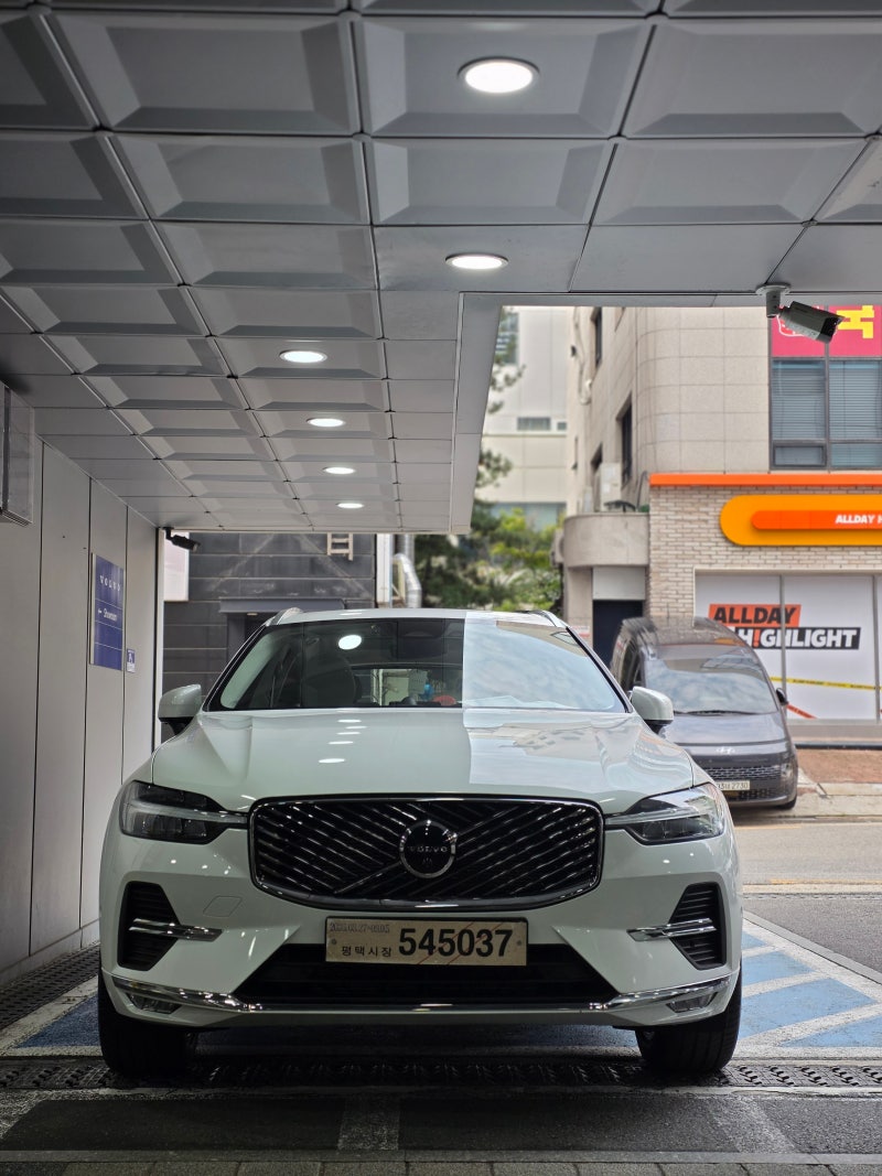 볼보 XC60 B5 AWD Ultra | 실차로 보면 더 잘 보이는 매력