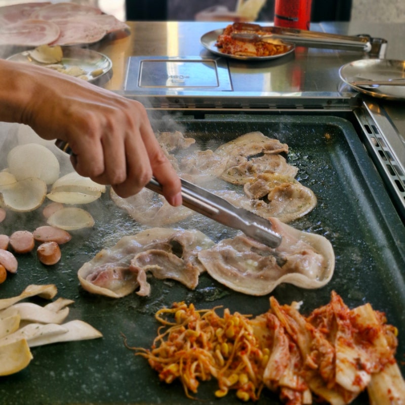 광안리맛집 오늘은꽃삼겹 삼겹살과 비빔면 조합 좋은 고기집