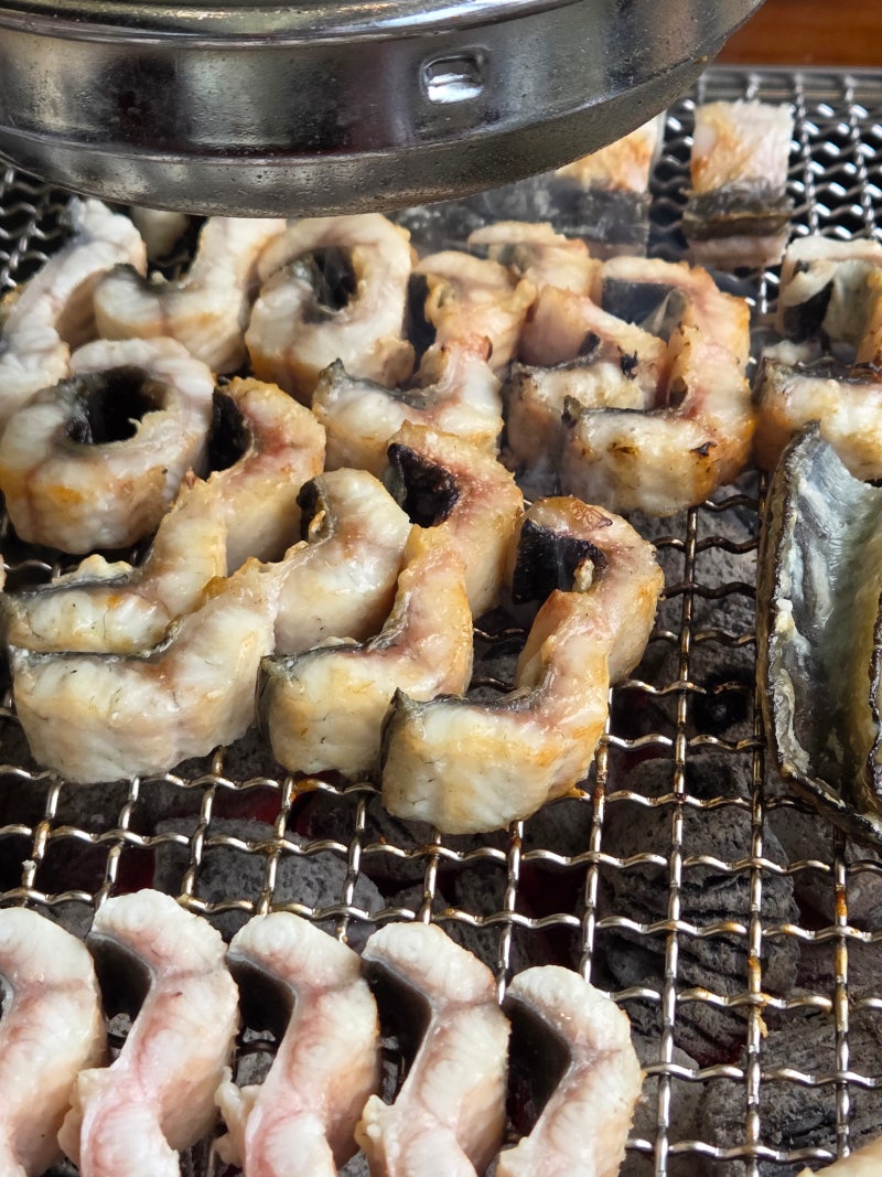 Poomjang Eulwangri Branch: Yeongjongdo Eel Restaurant Review | Charcoal-Grilled Eel That Was Worth the 1-Hour Wait