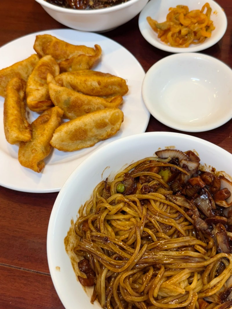 부산역 차이나타운 맛집 중식당 홍성방 여행 첫끼 식사 후기