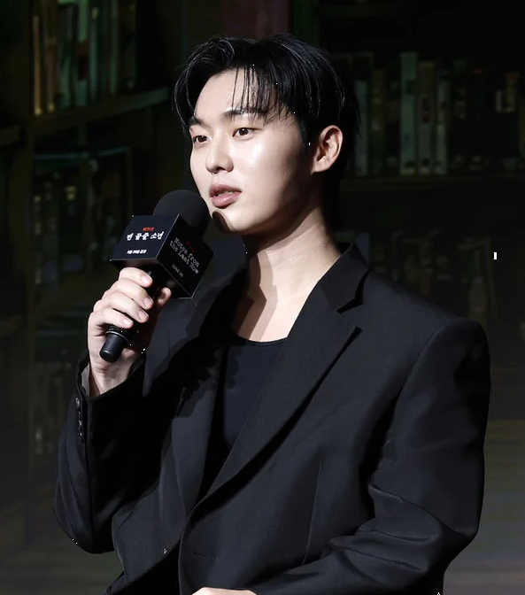 최현욱 인스타 라이브 무슨 말 했나? 만취 방송 이후 나이 프로필·뱀피르 근황