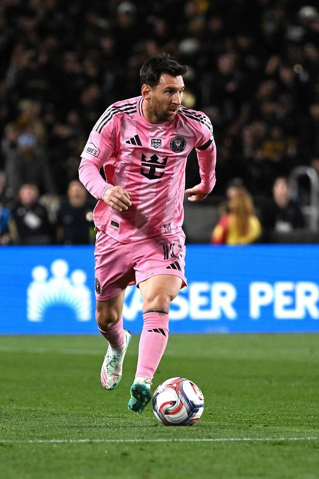 GOAT '메시' 4골, 7-1 승리