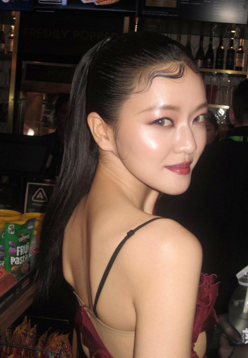 고아성 런던 란제리룩, 소속사 없는 34세 배우가 작정한 진짜 이유?