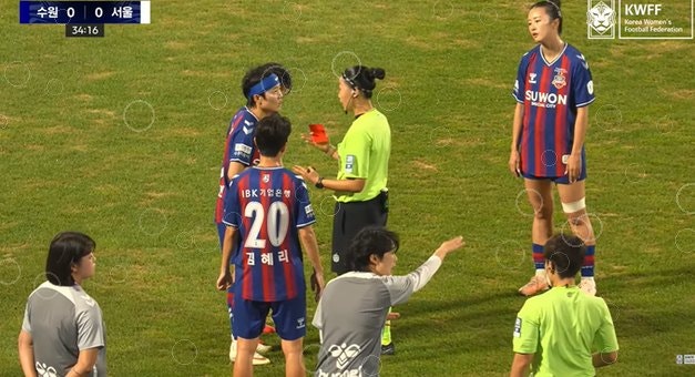 심판이 들려준 '걸스데이' 한마디…지소연의 4분 멈춤, 가만있을 수 없던 이유