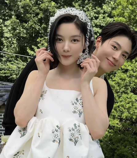 "박보검 김유정 보고 팬들이 놀란 진짜 이유"