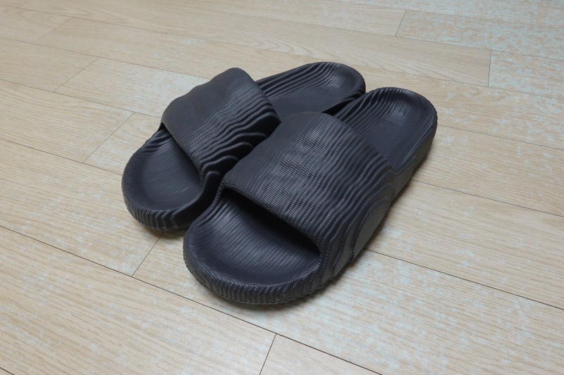 내가 꼽는 최고의 슬리퍼, 아디다스 아딜렛 22 HP6522 디자인부터 소재, 착화감까지