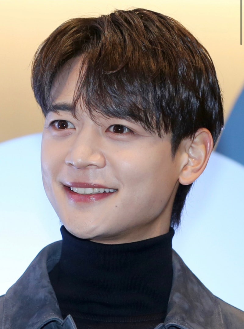 샤이니 민호·엑소 도경수, 하필 하루 차이였다…9월 컴백 날짜 공개되자 팬들이 술렁인 이유