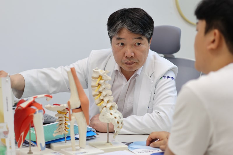 파주 발목 관절 염좌, 왜 유독 같은 곳만 반복될까요? 설명드립니다.