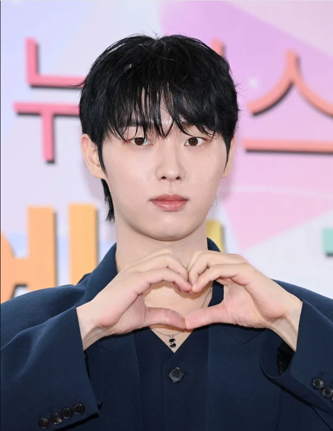 최현욱 또 사고 쳤나? 만취 라이브부터 시구 논란까지 알고 보니..