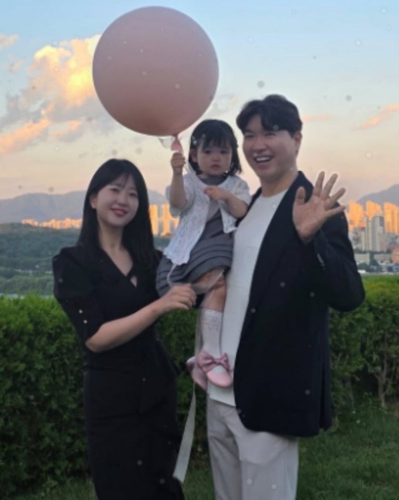 박수홍 부부, SNS '전면 침묵'의 진짜 의미…1시간 지연이 부른 예상 밖의 후폭풍