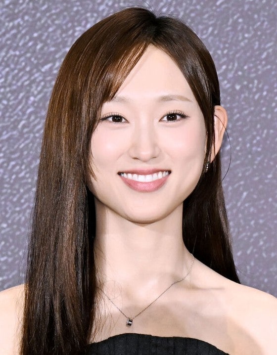류혜영, 쇼케이스에서 포착된 앙상한 실루엣에 팬들 "이 정도면 병원 가야 하는 거 아니냐"