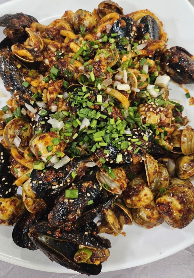 부산 좌동재래시장 맛집｜[[원조 시장막걸리생선구이집]] 물총조개우동볶음에 제대로 반하....