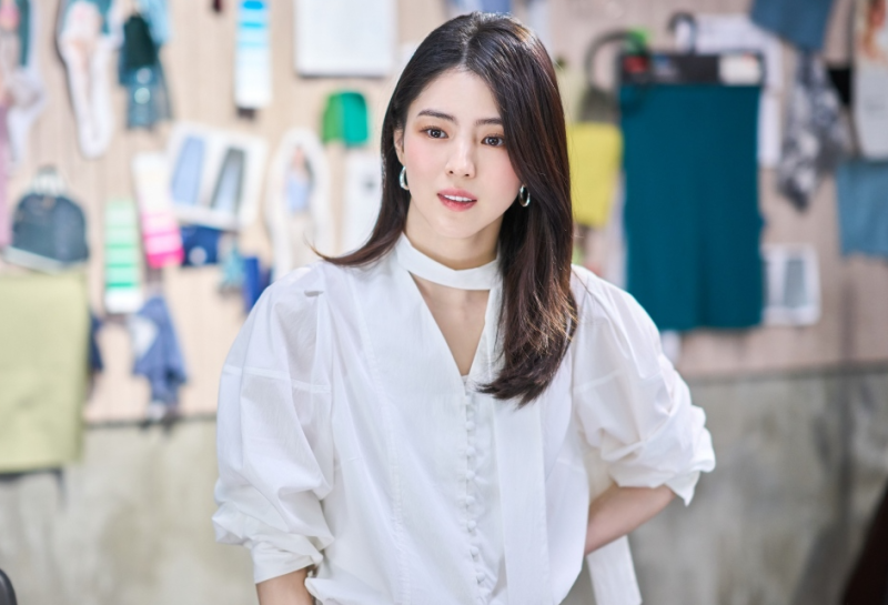 한소희, 앤 해서웨이를 뛰어넘을까? 〈인턴〉 리메이크 개봉 정보 & 관전 포인트 총정리