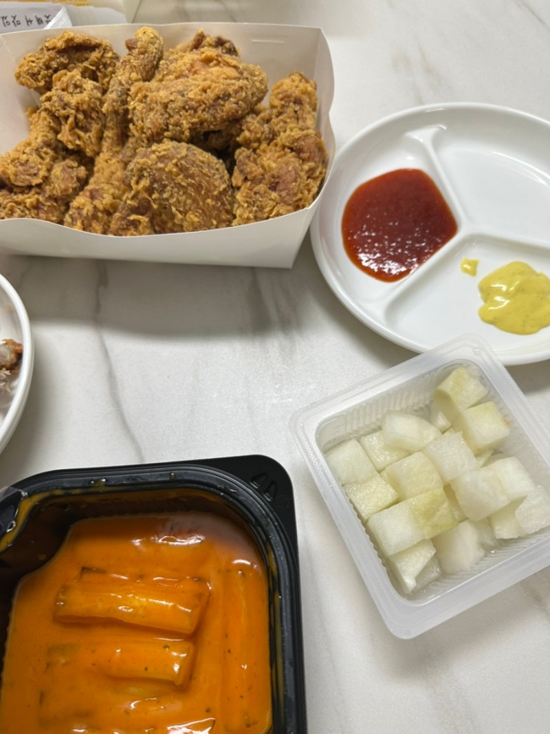치킨은 역시 BHC 핫후라이드