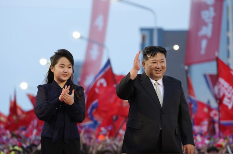 김정은 딸 김주애, 사실상 후계자 내정 단계…국정원 분석 근거는?