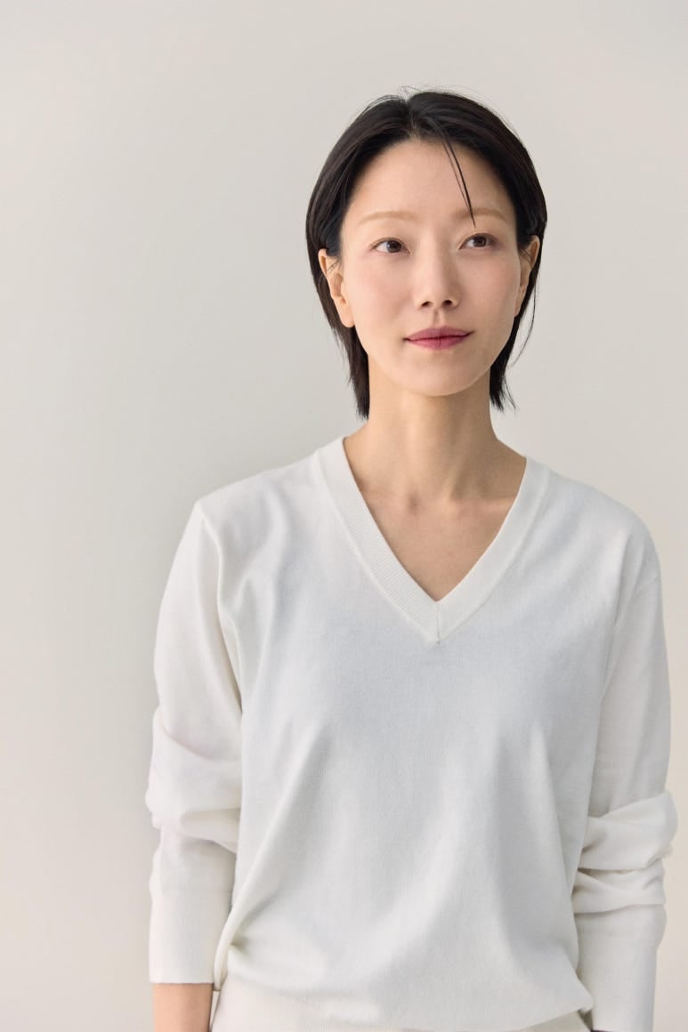 [책 & 배우 리뷰] 김신록 첫 에세이 출간! 《절룩거리며 찾아나선 정화의 순간들》부터 대표....