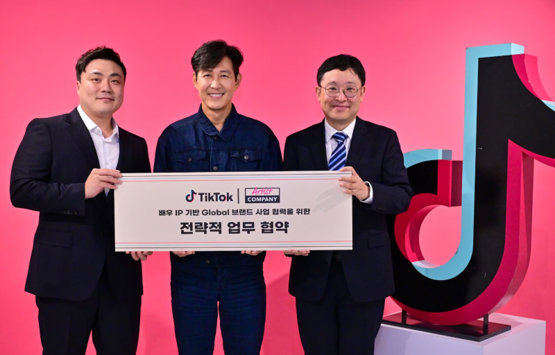 "배우 이정재 vs 크리에이터 이정재" 54세 유명인도 시작하는 틱톡커