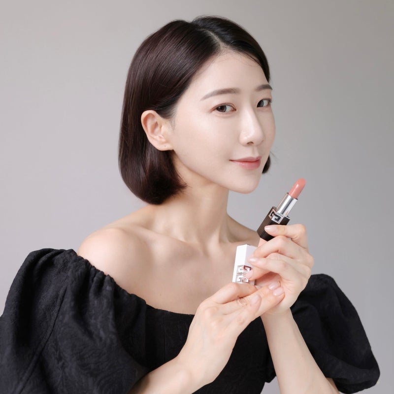 지방시 뷰티 립스틱 르 루즈 새틴 실크와 르 루즈 하이드라 립 밤으로 가을 립메이크업 완성