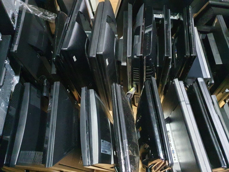 용산구 청암동 중고모니터 매입, 정상 제품부터 고장·폐모니터까지 120대 출장 매입한 현장 ....