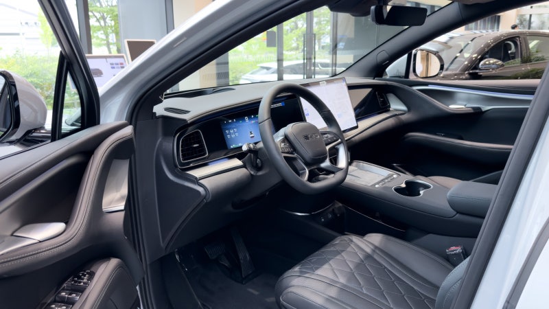 "올해 상반기에만 4,477대 판매된 SUV", 2027 BYD 씨라이언 7 전시차 실물 리뷰, 제원 정보