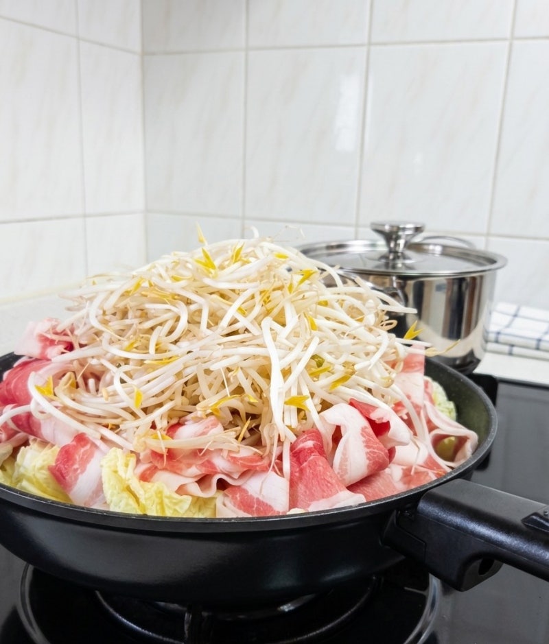 대패삼겹살 숙주찜 만드는 법 잡내 잡는 비법과 구수한 시골된장찌개 조합 추천