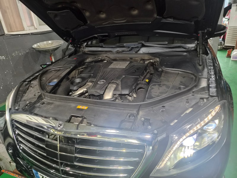 익산카센터 벤츠 S500 에어컨 사망? 에어컨 콤프레샤 교환 및 가스 주입으로 시원하게 해결!