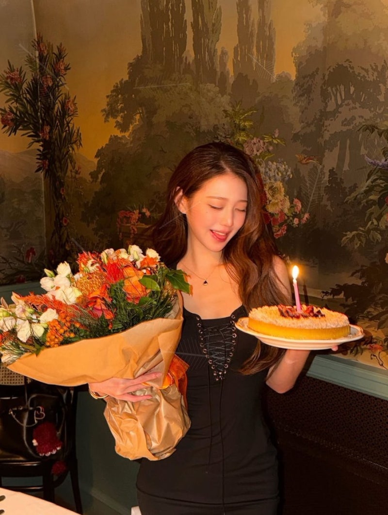 명품 브랜드들이 8월 31일에만 쏟아낸 러브콜…장원영 생일 선물에 숨겨진 계산