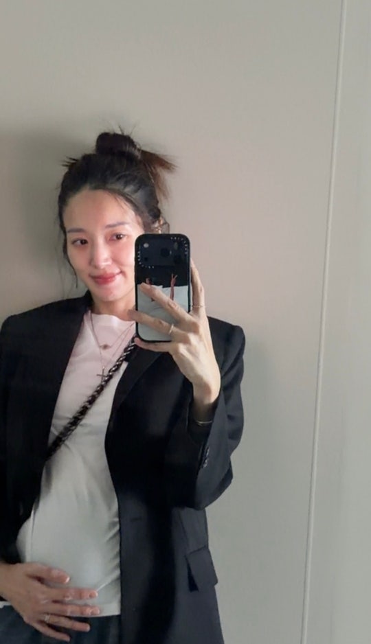 46세에 정말 엄마가 됐다”…미스코리아 진 김민경, 2.72kg 첫아들 품에 안았다