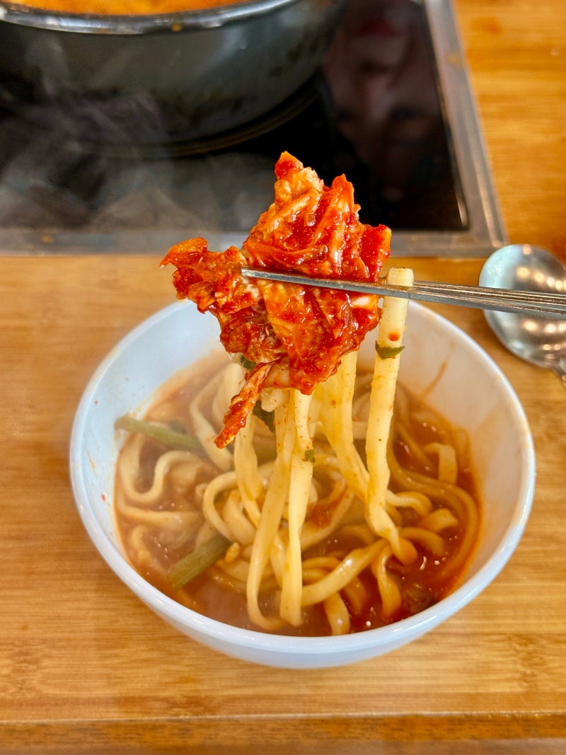[일산 정발산 맛집] 등촌샤브칼국수 본점 미나리 가득 얼큰 샤브샤브 코스